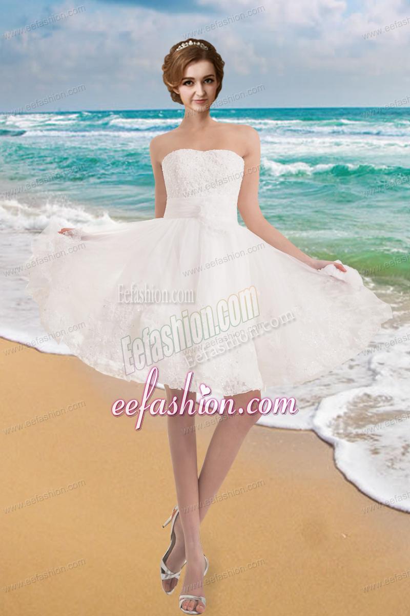 Sweet Strapless Princess Appliques Beach Wedding Dress with Lace