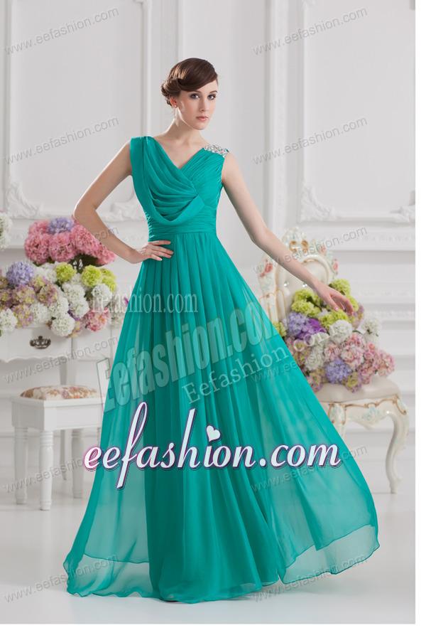 V-neck Empire Green Chiffon Prom Dress with Ruching and Beading