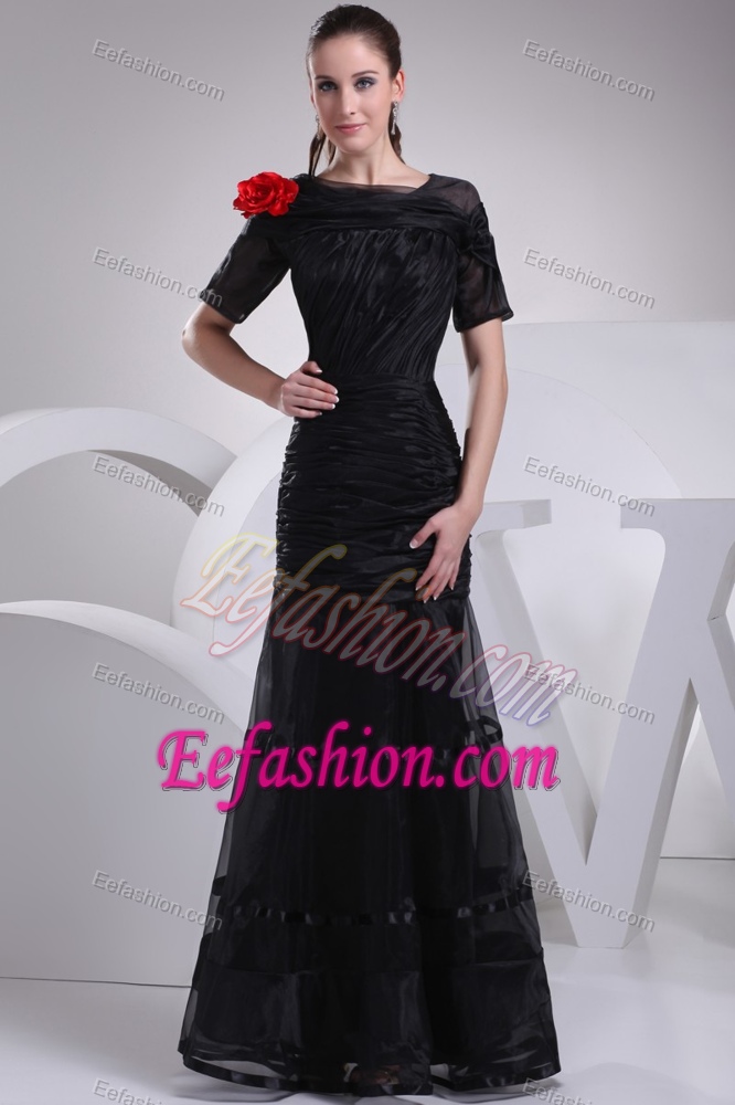 Bateau Short Sleeves Long Ruched Black Mother of Bride Dress with Red Flower