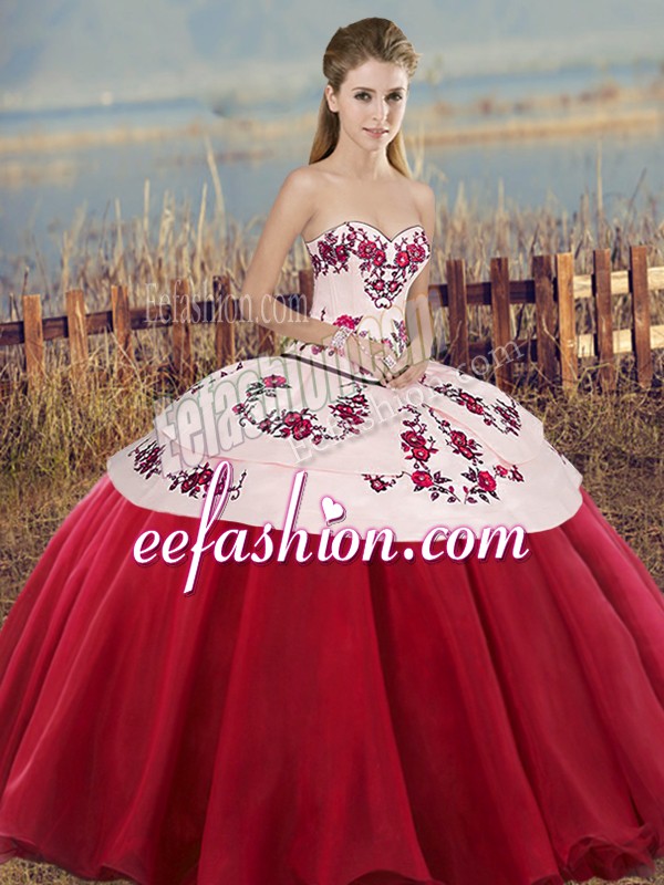 Gorgeous White And Red Ball Gowns Sweetheart Sleeveless Tulle Floor Length Lace Up Embroidery and Bowknot 15th Birthday Dress