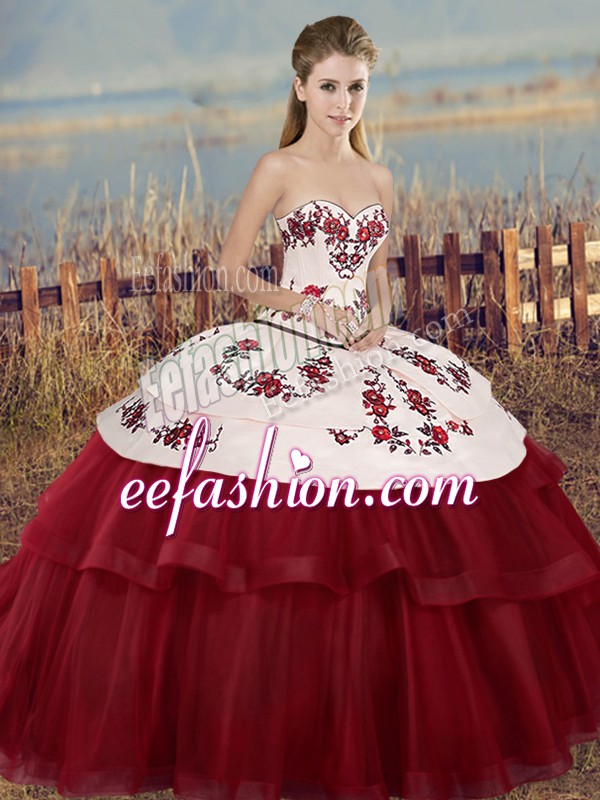  Ball Gowns Quinceanera Gown White And Red Sweetheart Tulle Sleeveless Floor Length Lace Up