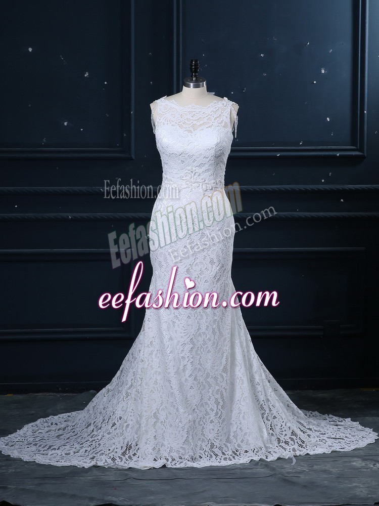 Fashionable White Sleeveless Lace Brush Train Backless Wedding Gowns for Wedding Party