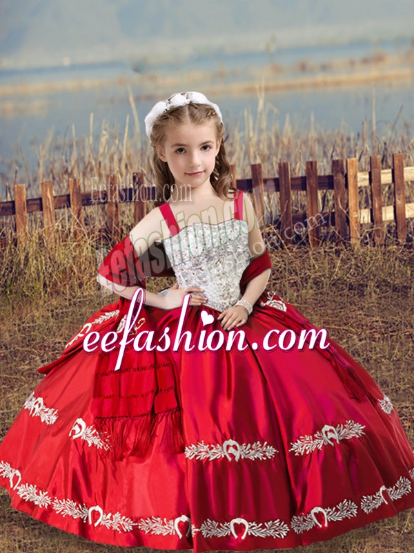  Sleeveless Satin Floor Length Lace Up Little Girl Pageant Gowns in Coral Red with Beading and Embroidery