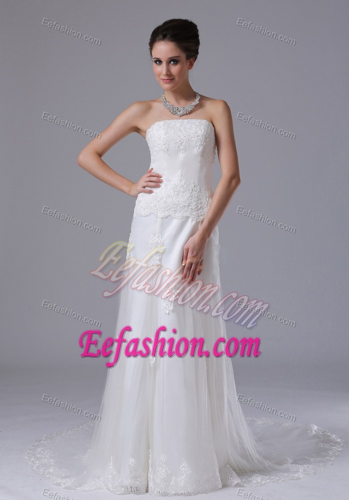 Popular Strapless Lace Tulle White Court Train Bridal Gown with Lace-up