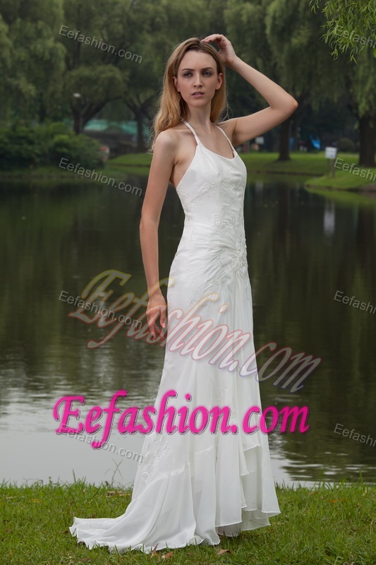 Exquisite Halter Top Sweep Train Chiffon Wedding Dresses with Embroidery