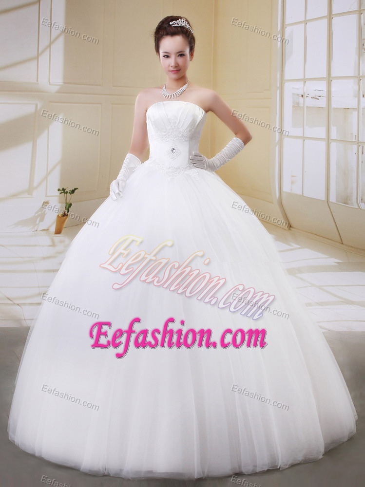 Sweet Strapless Lace-up Tulle Ivory Fall Wedding Bridal Gown in Floor-length