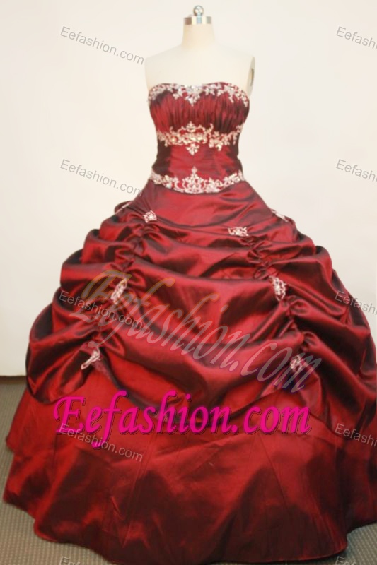 Popular Ball Gown Strapless Appliqued Quinceanera Dress in Wine Red