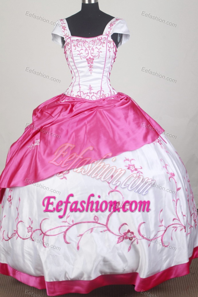 Luxurious Square Sweet Sixteen Quinceanera Dress with Embroidery for Cheap