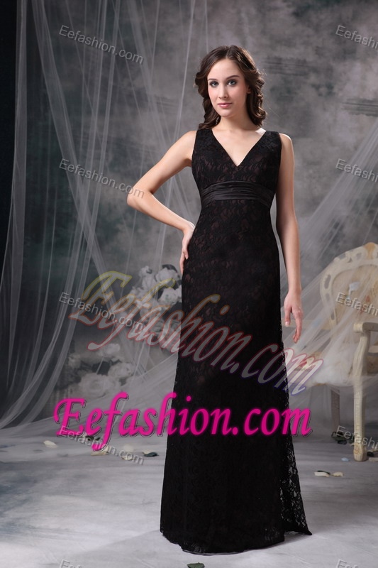 Sweet V-neck Black Evening Gown Dresses with Belt and Ruching