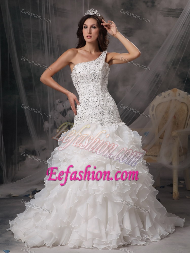 Luxurious A-line One Shoulder Wedding Party Dresses with Ruffles and Beadings