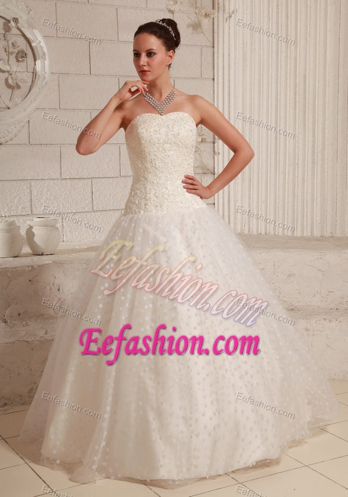 Strapless Zipper-up Appliqued 2013 Discount Wedding Dress in Floor-length
