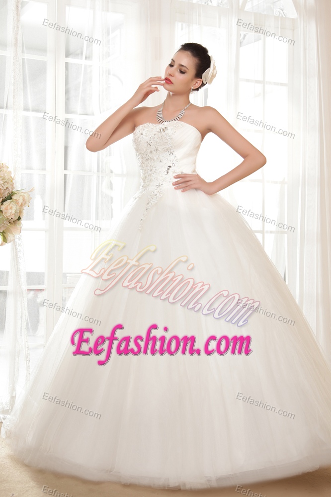Brand New Ball Gown Strapless Tulle Wedding Dress with Appliques Decorated