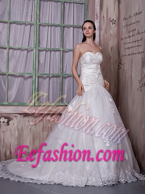 Sweetheart Court Train and Lace Wedding Dress