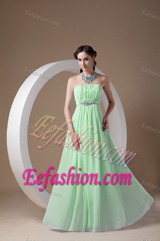 Classical Ruched and Beaded Long Military Dresses for Prom in Light Green