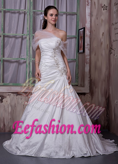 A-line Strapless Wedding Dresses in with Ruches and Appliques for 2014