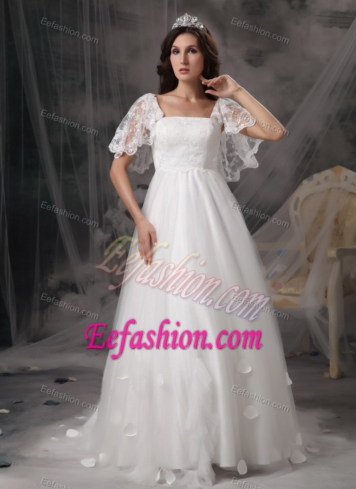 Long Square Outdoor Wedding Dress in Lace and Tulle with Cap Sleeves
