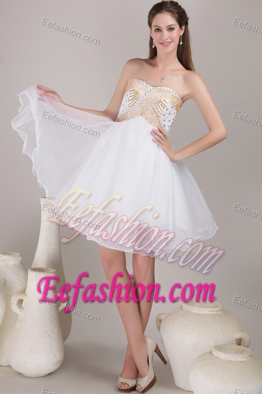 Magnificent White A-line Sweetheart Dresses for Prom Princess with Beading