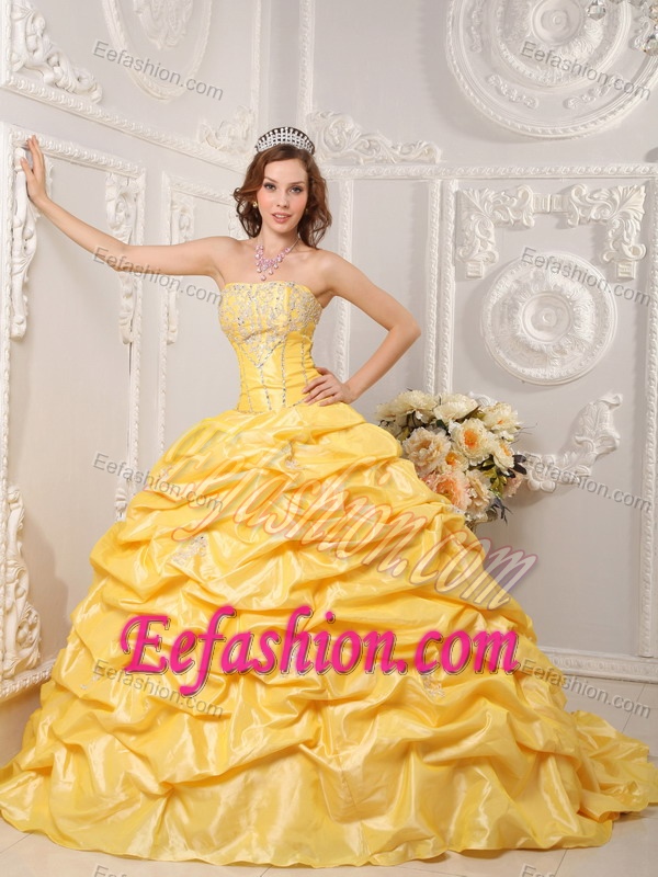 Appliques Yellow Strapless Pick Ups Quinceanera Dresses with Court Train