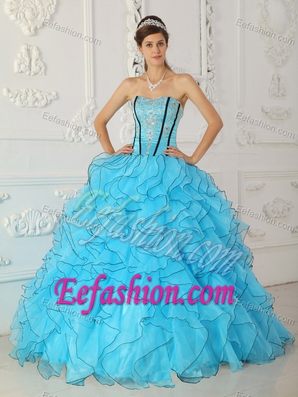 Iconic Baby Blue Quinceaneras Dresses in Organza with Appliques to Long