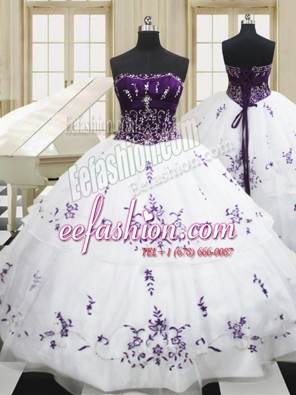 Custom Design White Ball Gowns Strapless Sleeveless Organza Floor Length Lace Up Beading and Embroidery Quinceanera Dresses