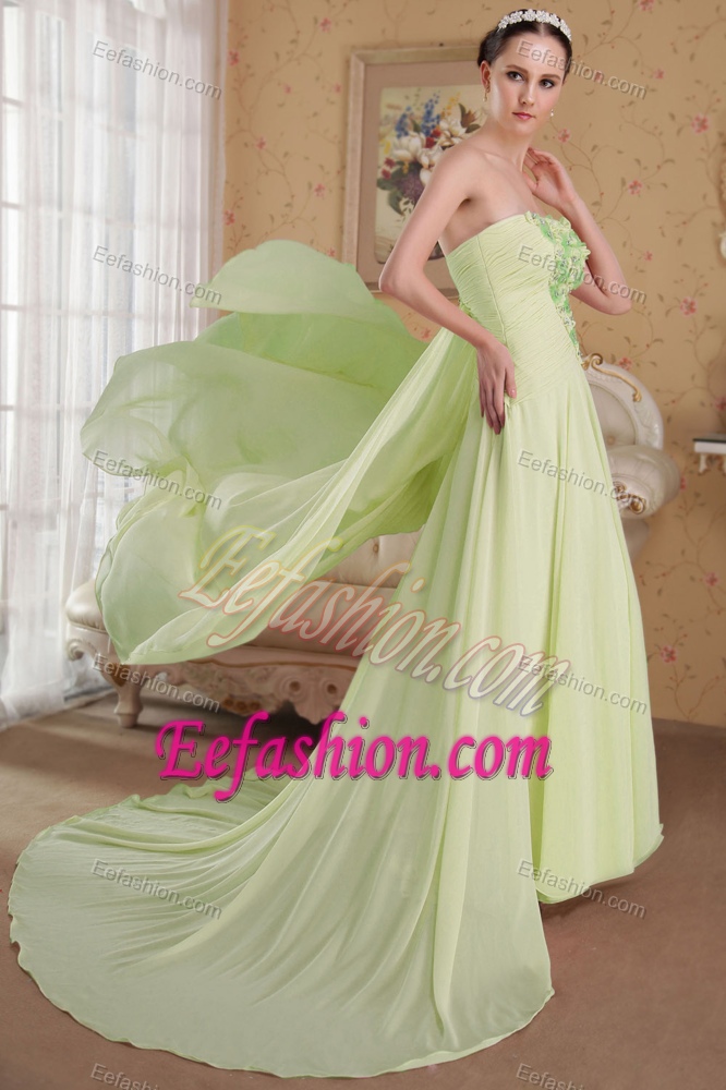 Inexpensive Yellow Green A-line Prom Dresses for Summer with Beading