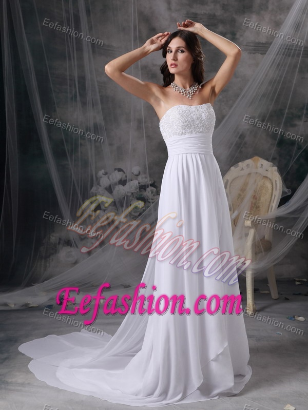 Empire Strapless Dresses for Wedding with Appliques and Court Train