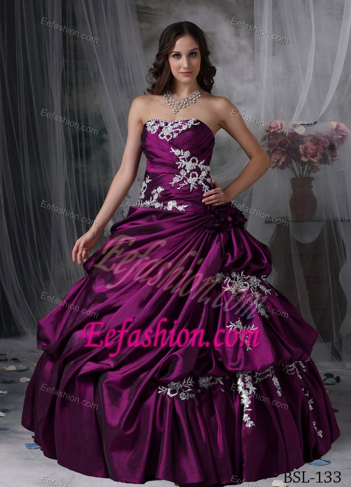 2015 Dark Purple Strapless Drapped Quinceanera Dress with Appliques