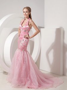 Fashionable Baby Pink Prom Evening Dress Mermaid Halter Beaded and Appliqued