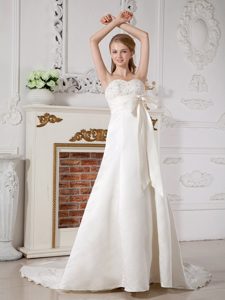 Upscale A-line Sweetheart Court Train Beading Bridal Dress with Bowknot