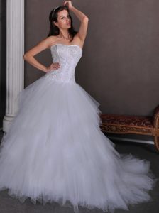 Extravagant A-line Strapless Chapel Train Dresses for Wedding and Tulle