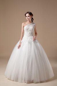 Unique Ball Gown One Shoulder Wedding Dress and Tulle to Floor-length