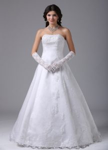 Dazzling Strapless A-line White Wedding Dress in Lace and Satin to Floor Length