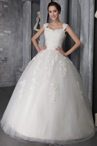 Attractive Tulle and Lace Appliqued Lace-up Bridal Gowns in Floor-length