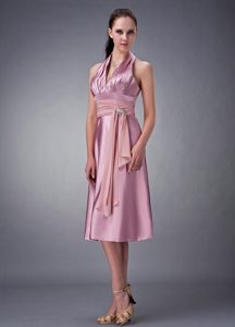 Chic Halter Knee-length Rose Pink Ruched Dama Dress with Appliques