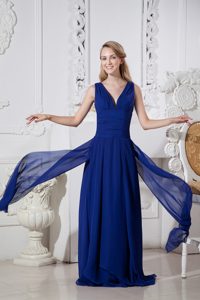 Plunging Chiffon Plus Size Evening Dresses with Ruches in Dark Blue for Spring