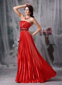 Luxurious Red Strapless Prom Dress with Beading and Ruching