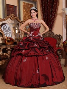 Wine Red Sweetheart Quinceanera Dresses with Appliques on Promotion