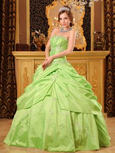 2013 Popular Green Strapless Beaded Sweet Sixteen Quinceanera Dress