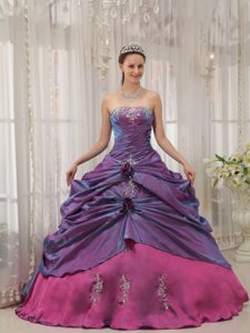 Elegant Strapless Long Quinces Dresses with Appliques in Purple