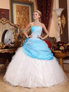 Elegant Strapless Tulle Quinceanera Dress in Aqua Blue and White with Flowers