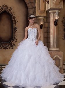 Custom Made White Ball Gown Tulle Quinceanera Dress with Ruffles and Beading