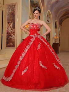 2013 Attractive Beaded Red Lace-up Dress for Quinceaneras with Embroidery
