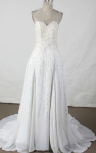 Elegant Empire Sweetheart Chiffon Beaded White Prom Dresses with Brush Train