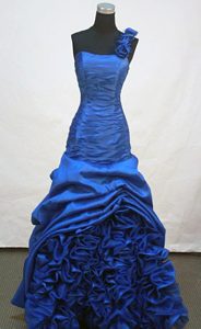 2013 Beautiful A-line One Shoulder Royal Blue Prom Dresses with Ruches
