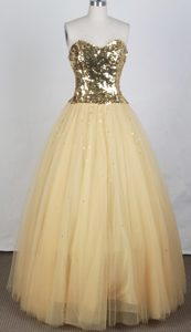 Luxurious Gold A-line Strapless Tulle Prom Dresses with Sequins for Custom Made