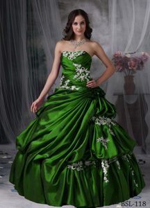Wonderful Strapless Long Dresses for Quinceaneras with Appliques