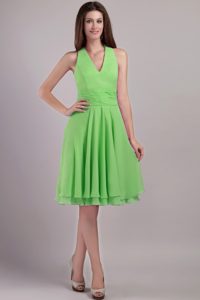 Impressive Spring Green Halter Knee-length Chiffon Dress for Prom Queen