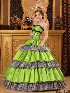 Popular Sweetheart Green Quinceanera Dresses with Ruffles for Cheap