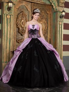 Exclusive Lavender and Black Strapless Quinces Dresses in with Appliques
