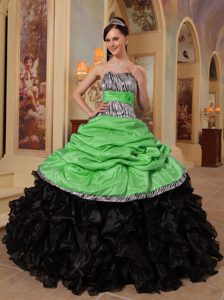 Latest Sweetheart and Organza Dress for Quinceaneras in Green and Black